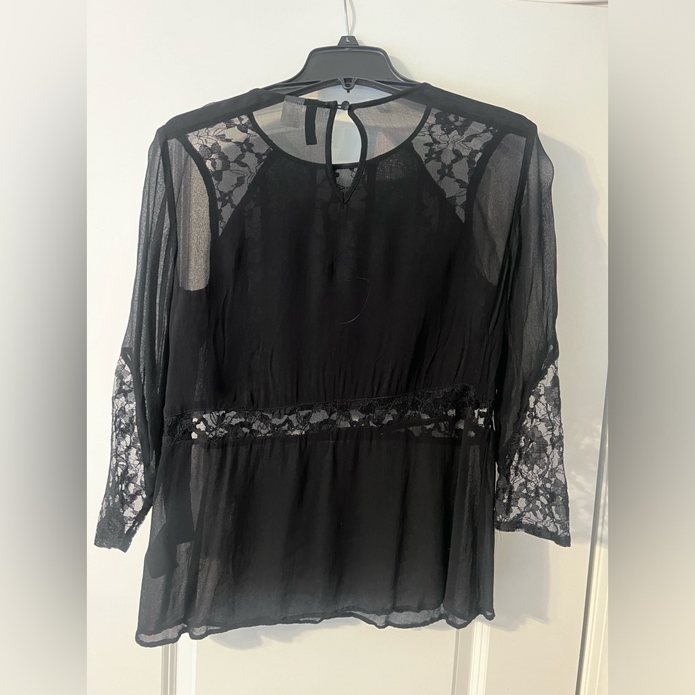 H&M Top - Picture 2 of 4